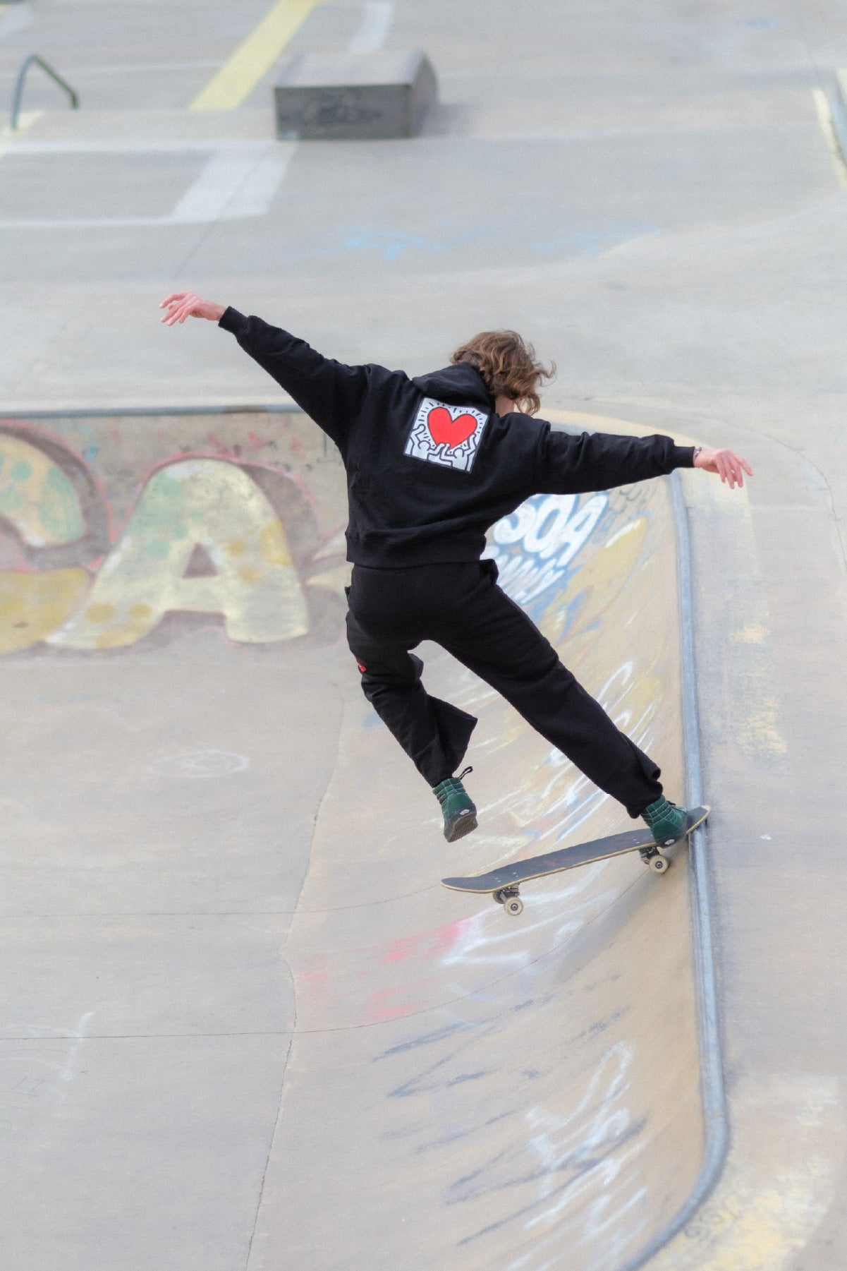 Keith Haring Heart People Hoodie - Siyah