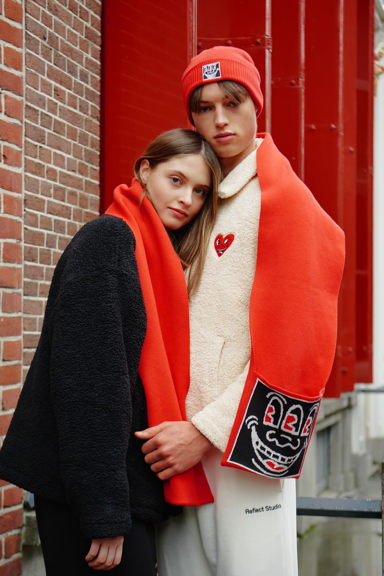 Keith Haring Smile Atkı - Kırmızı