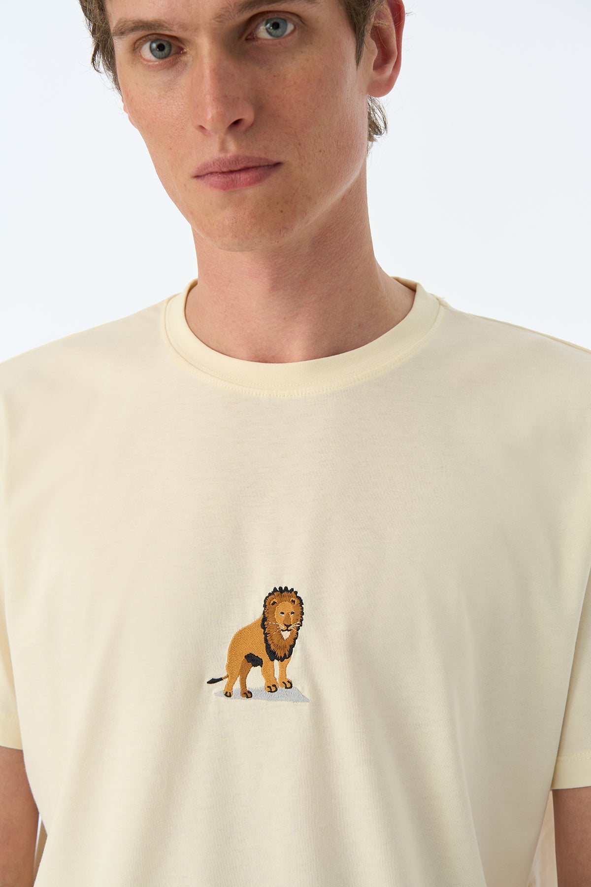 Aslan Light-Weight T-Shirt - Ekru