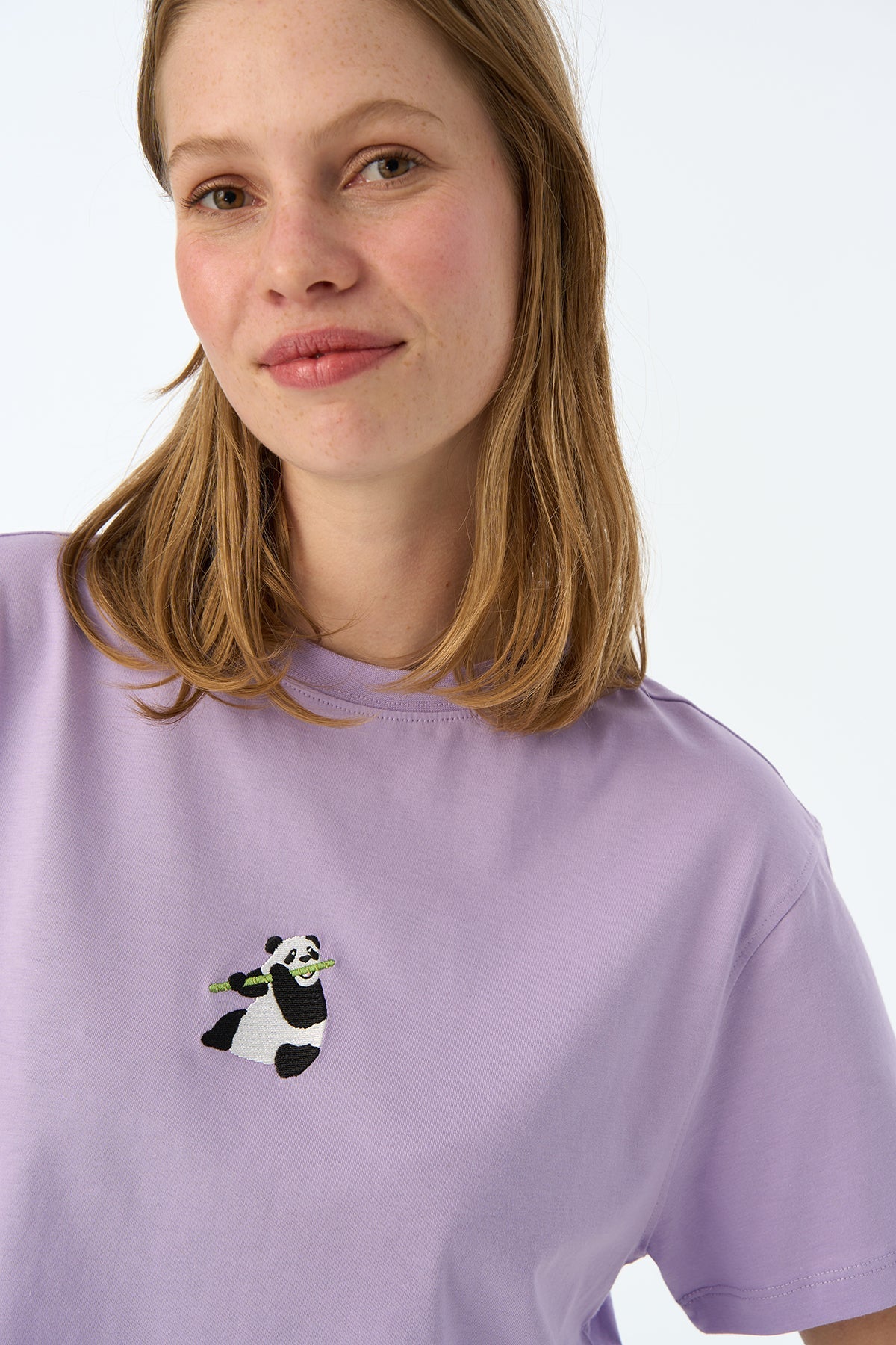 Giant Panda Light-Weight Crop T-Shirt  - Lila